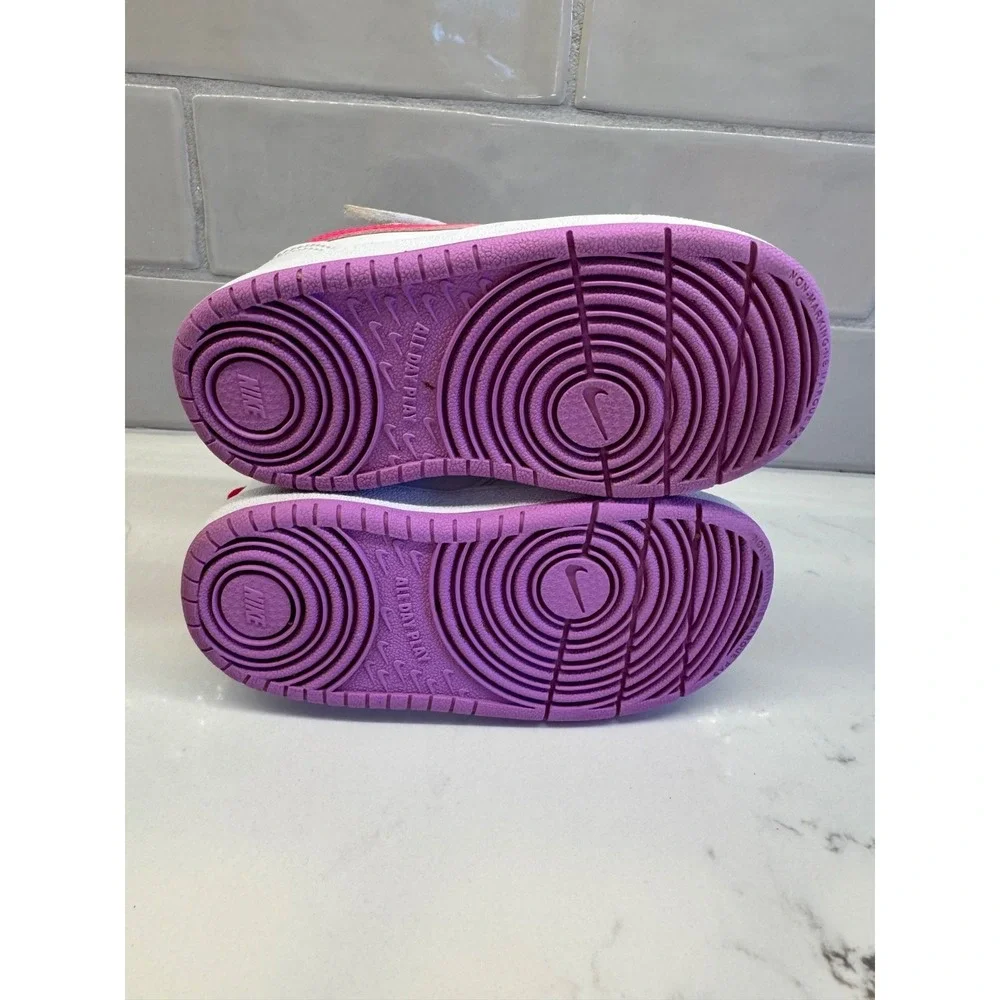 Nike adorable court